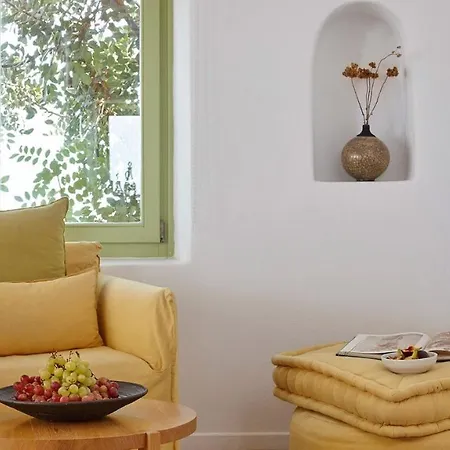 W Agrikas - Oia - A Beautiful Two Bedroom With Private Pool *